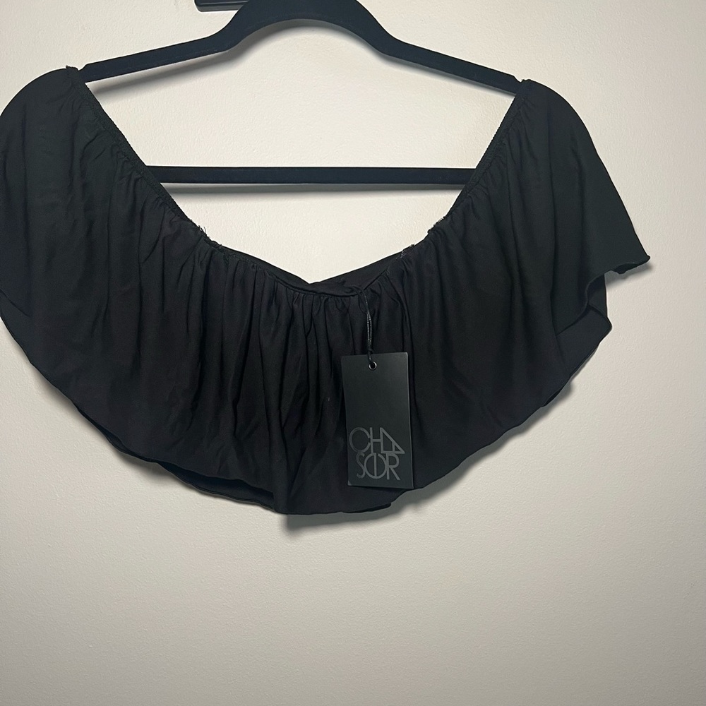 CHASER- NWT- medium black crop top